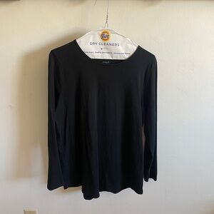 Black long sleeve tee